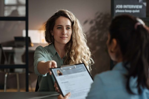 Fêtes de Noël : est-ce le moment propice pour postuler à une offre d'emploi ?