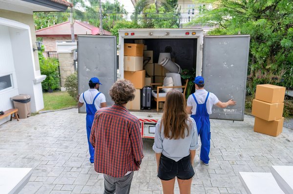 Déménagement entreprise 2024 : cartons et services express