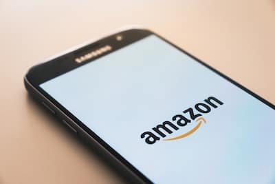 Quelles sont les étapes à suivre pour mettre en place une boutique en ligne sur Amazon ?